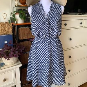 FOREVER 21 SLEEVELESS MINI DRESS 🌿